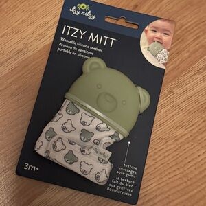 Nwt itzy ritzy mitt